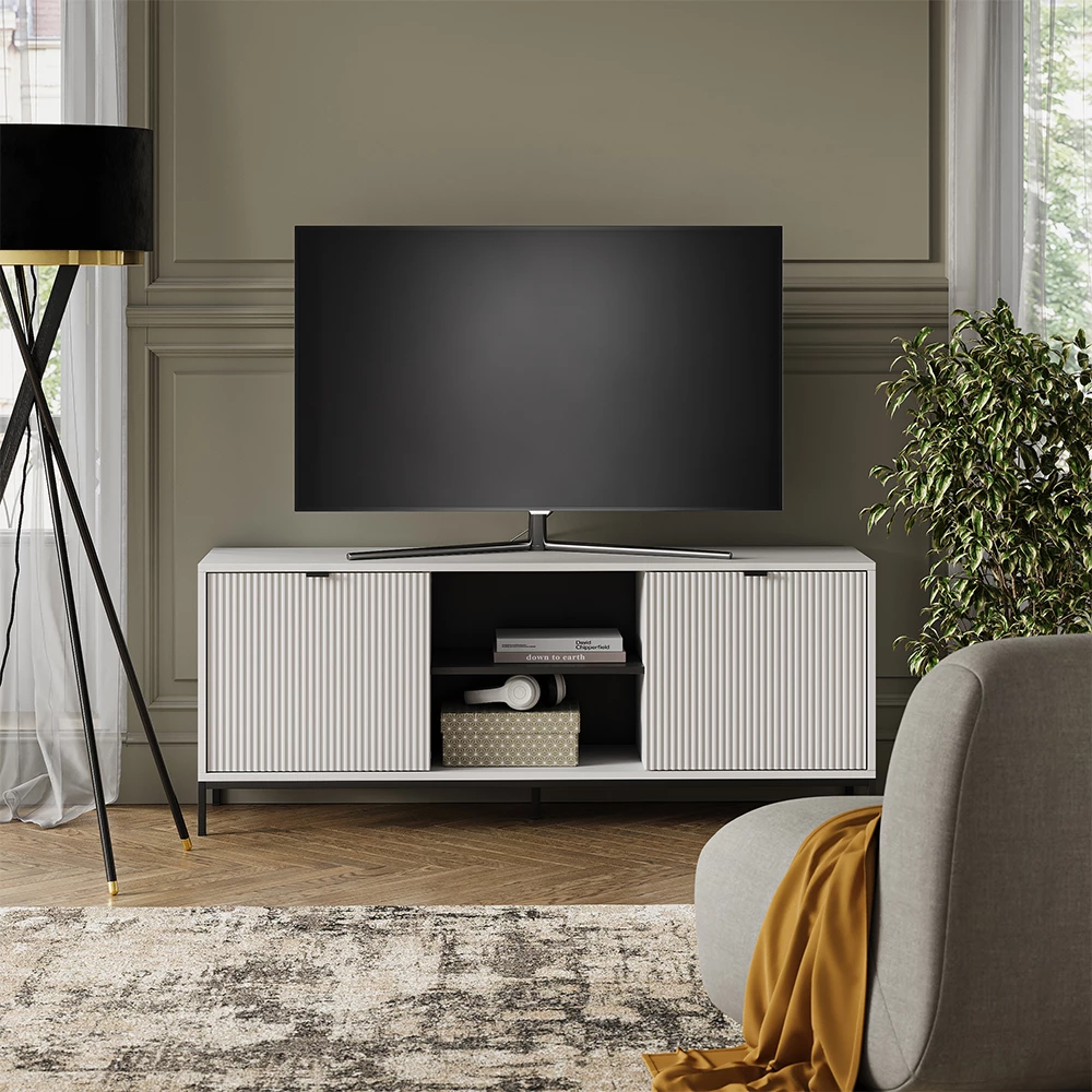 Lowboard in Weiß auf weißem Hintergrund