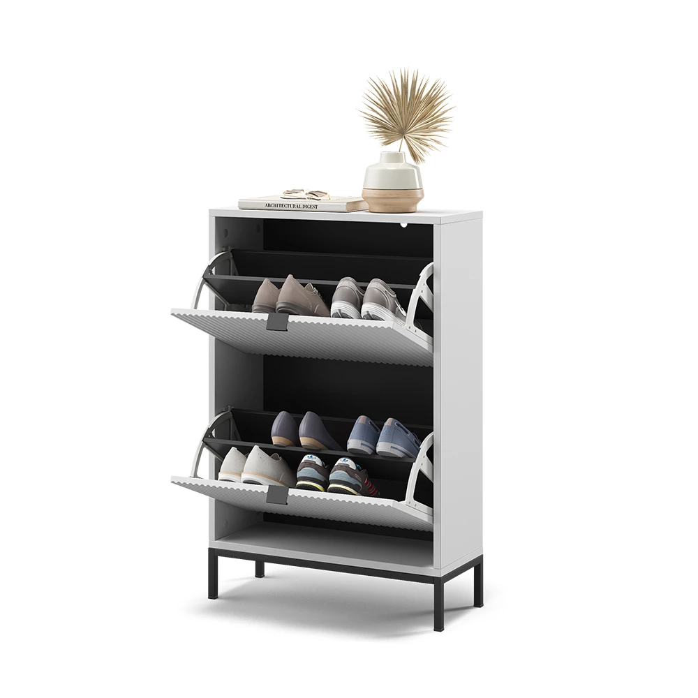 Skotipper i farven Hvid på hvid baggrund med dekorative elementer