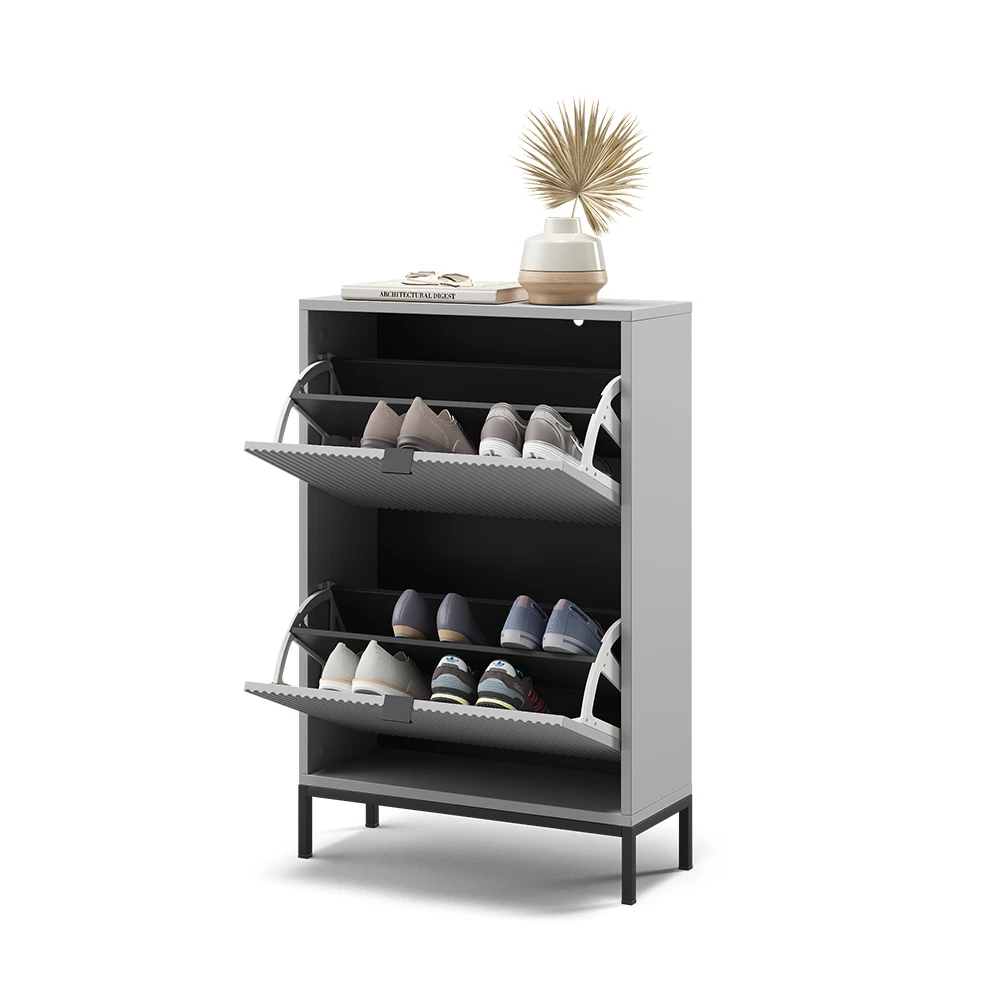 Skotipper i farven Grå på hvid baggrund med dekorative elementer