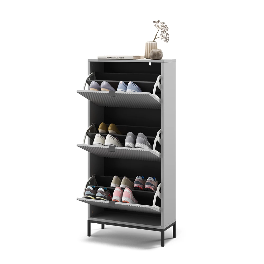 Skotipper i farven Grå på hvid baggrund med dekorative elementer