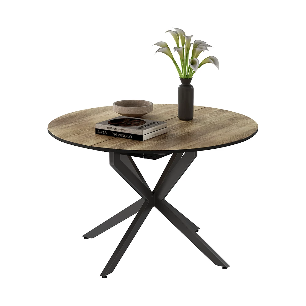 Esstisch in Eiche rustikal/Schwarz auf weißem Hintergrund mit dekorativen Elementen