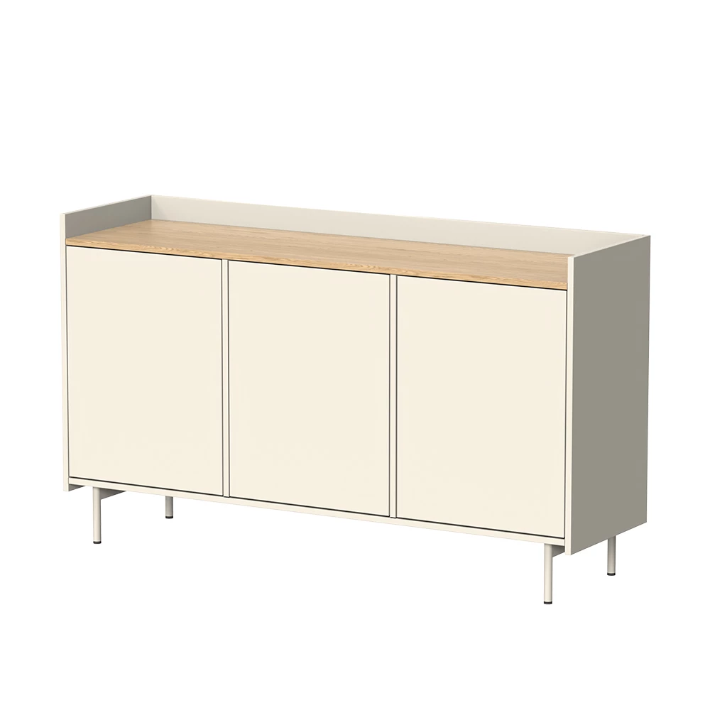 Kommode in Creme auf weißem Hintergrund