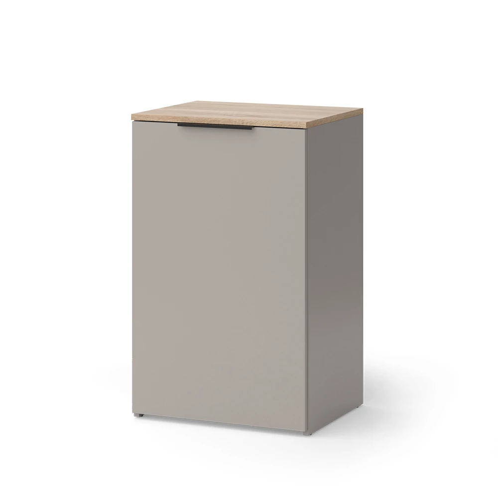 Kommode in Greige auf weißem Hintergrund