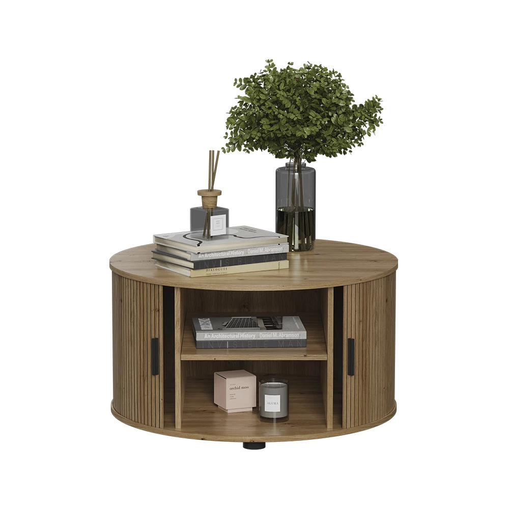 Table basse en Chêne sur fond blanc avec des éléments décoratifs