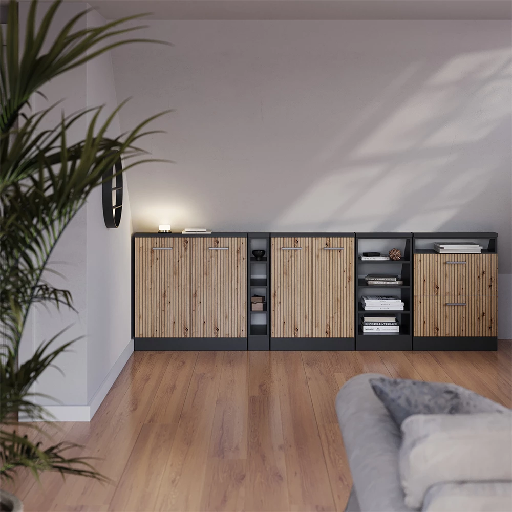 Dachschrägenschrank-Set in Artisan Eiche/Anthrazit auf weißem Hintergrund mit dekorativen Elementen