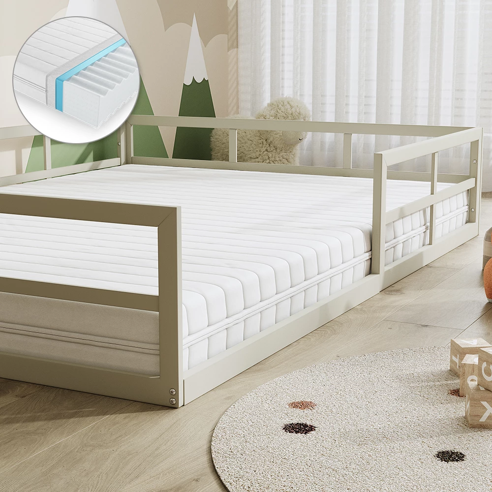 Close-up van Kinderbed in Grijs, met textuur/details