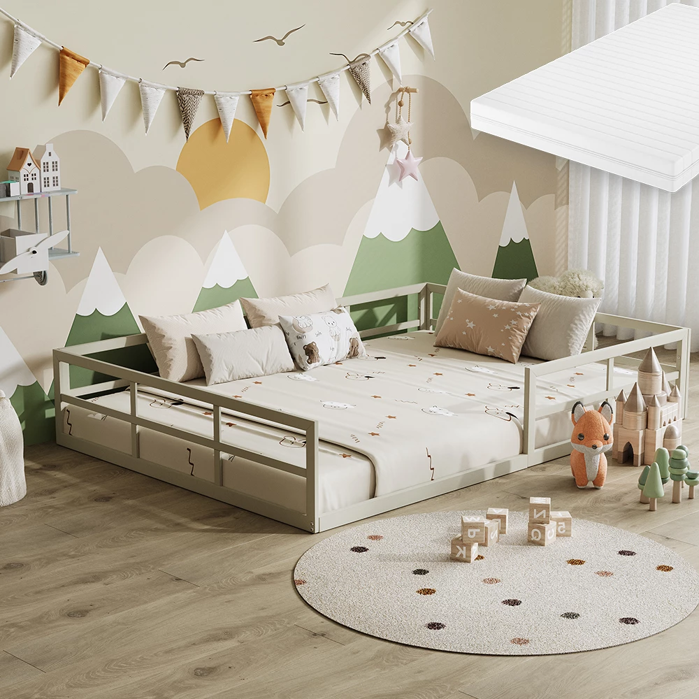 Kinderbed in Grijs, getoond in een sfeervolle omgeving met decoratie
