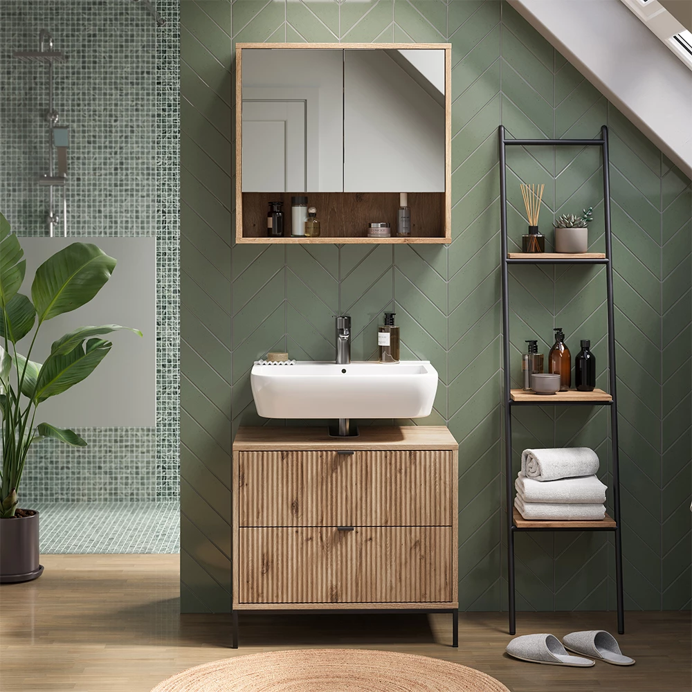 Wastafelonderkast in Viking Eik, getoond in een sfeervolle omgeving met decoratie