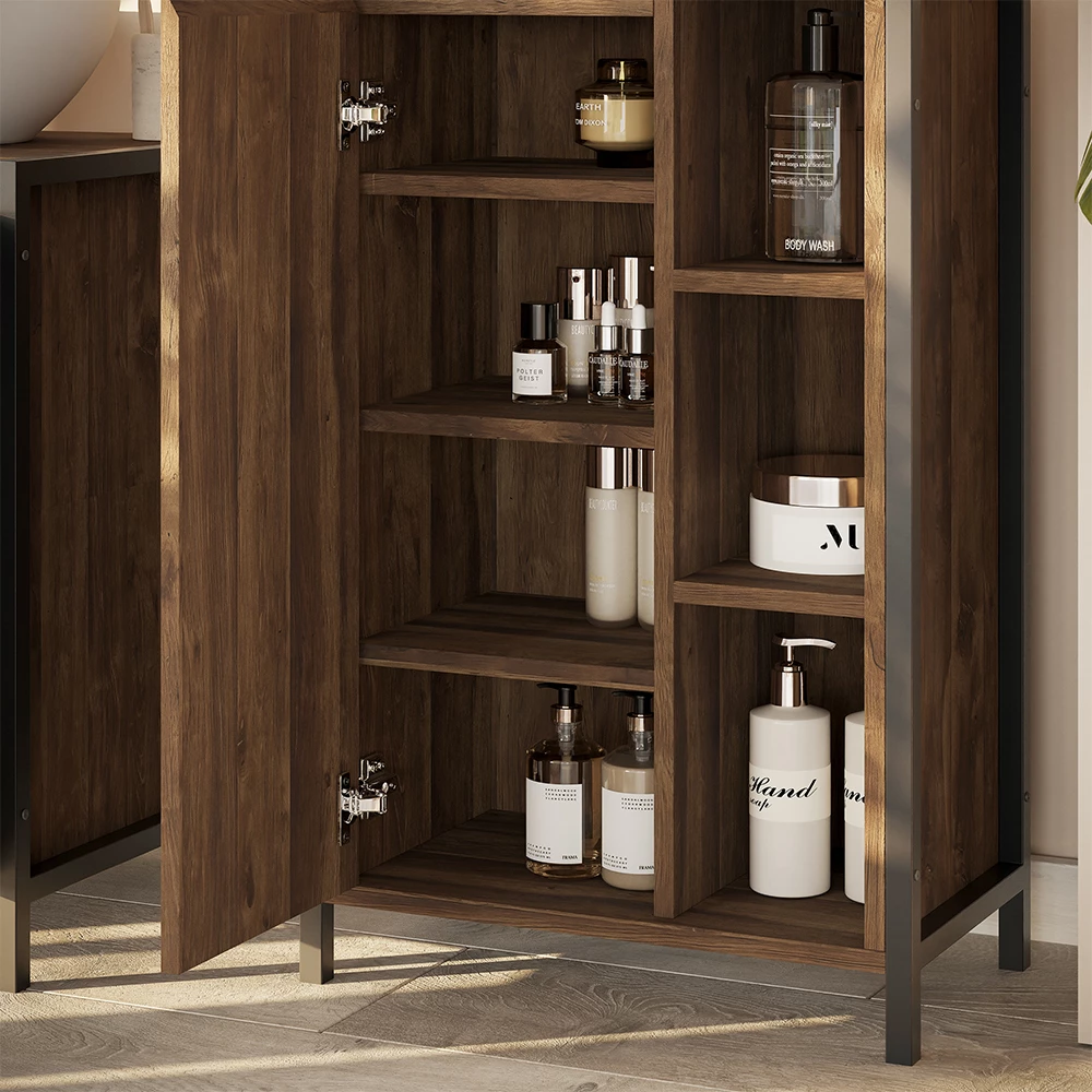 Primo piano di mobiletto bagno in Quercia/nero, mostrando texture/dettagli