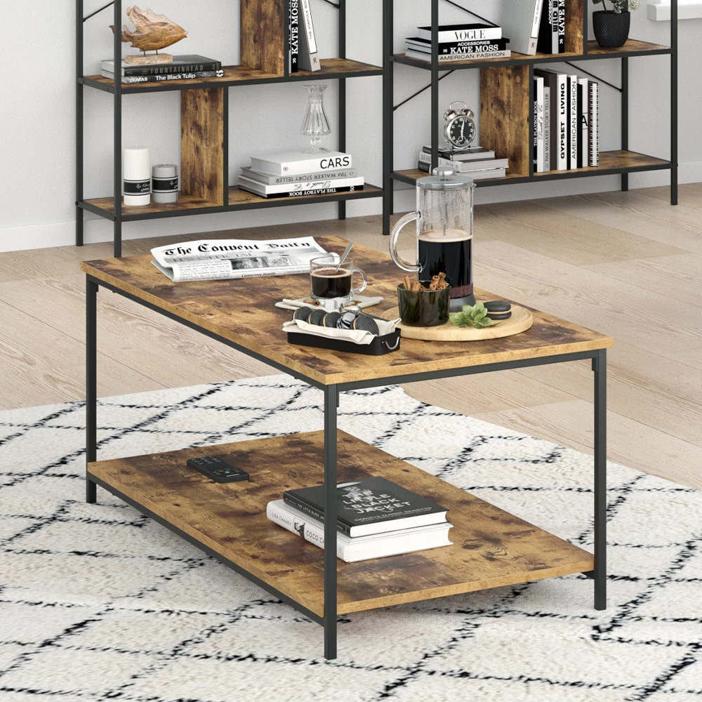 Nahaufnahme von Couchtisch in Antikholz, zeigt Textur/Details