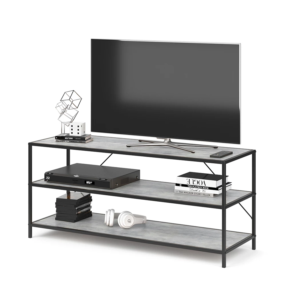 Lowboard in Beton auf weißem Hintergrund mit dekorativen Elementen