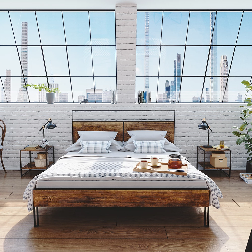 Nachttisch in Antikholz, dargestellt im Ambiente mit Dekoration