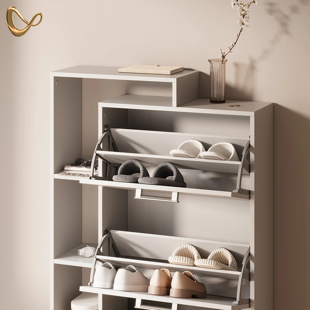 Nahaufnahme von Schuhkipper in Weiß, zeigt Design- und Oberflächendetails