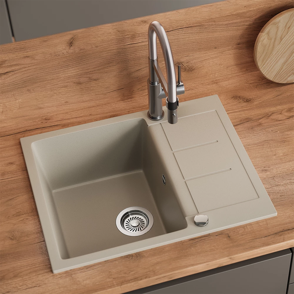 Spülbecken in Beige auf weißem Hintergrund