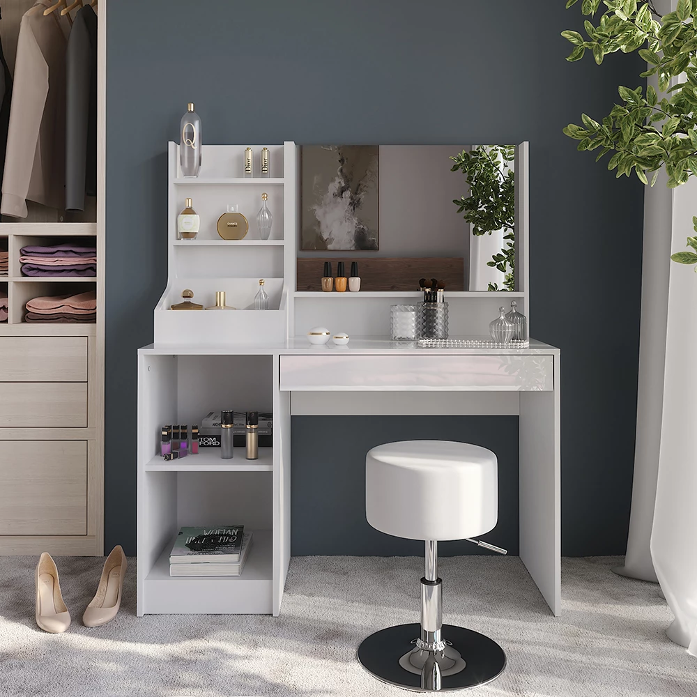 Makeupbord i farven Hvid/hvid højglans, vist i et miljø med dekoration