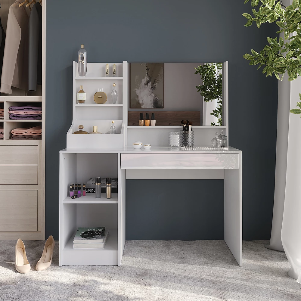 Tavolo da toeletta in Bianco/bianco lucido, mostrato in un ambiente ambientale con decorazioni