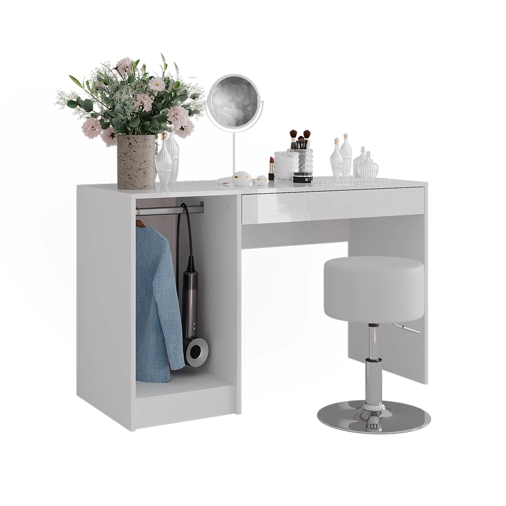 Tavolo da toeletta in Bianco/bianco lucido su sfondo bianco con elementi decorativi