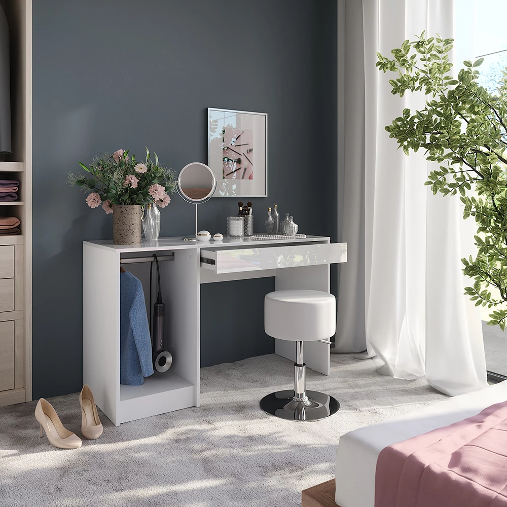 Primo piano di Tavolo da toeletta in Bianco/bianco lucido, mostrando design e dettagli della superficie