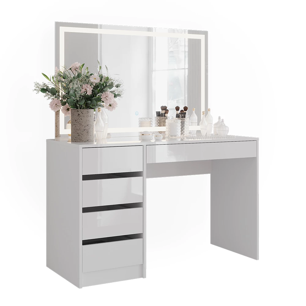 Schminktisch in Weiß/Weiß Hochglanz auf weißem Hintergrund mit dekorativen Elementen