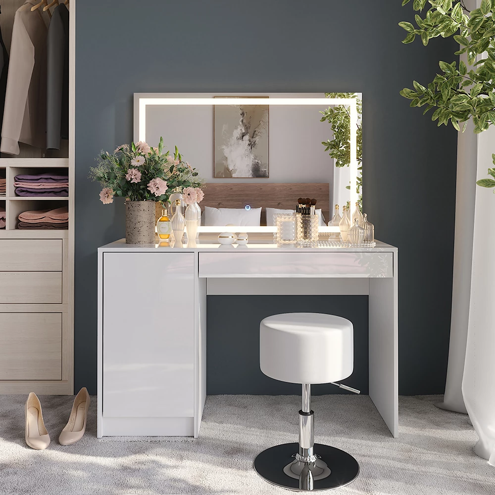 Coiffeuse en blanc/blanc brillant, présenté dans un décor ambiant avec décoration