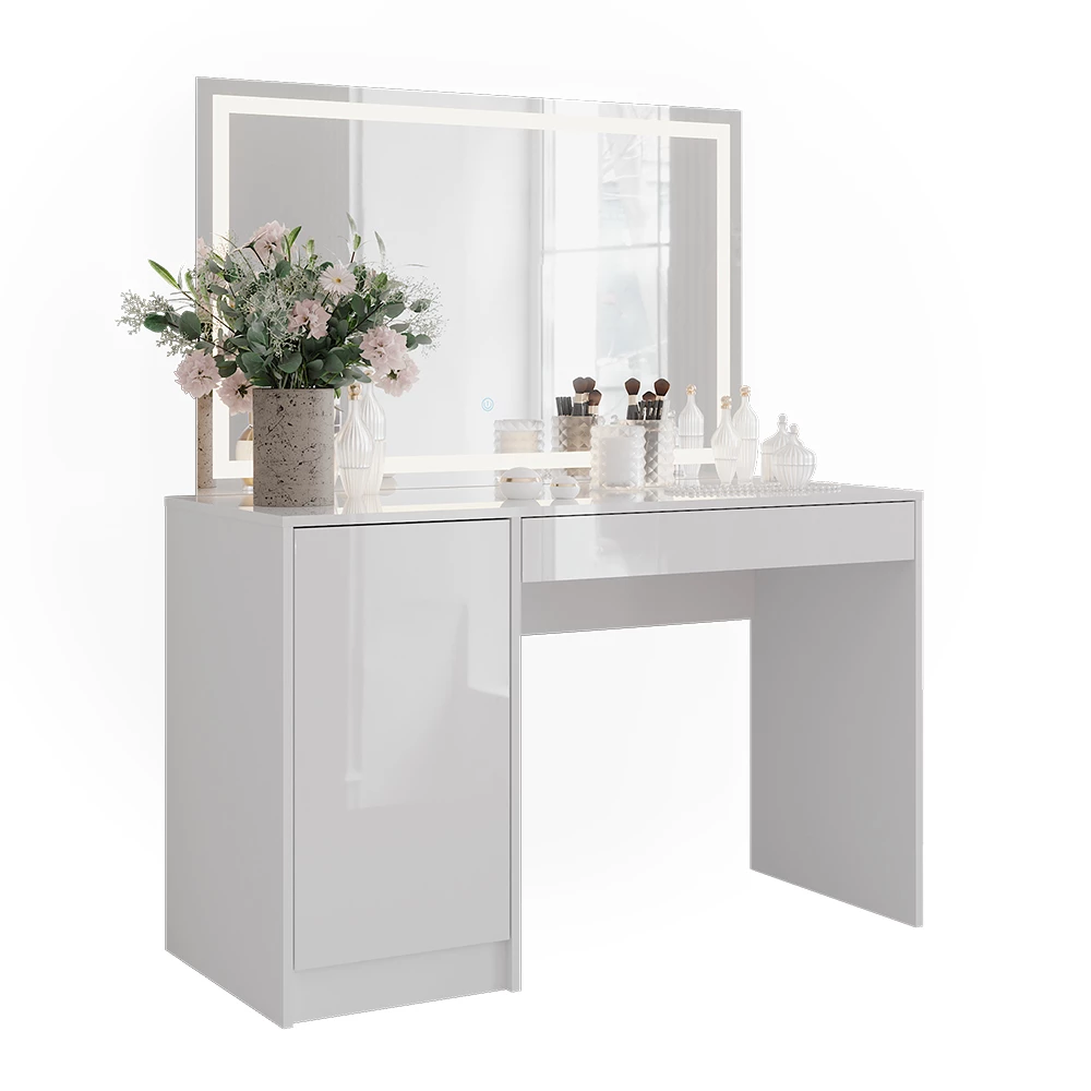 Schminktisch in Weiß/Weiß Hochglanz auf weißem Hintergrund mit dekorativen Elementen