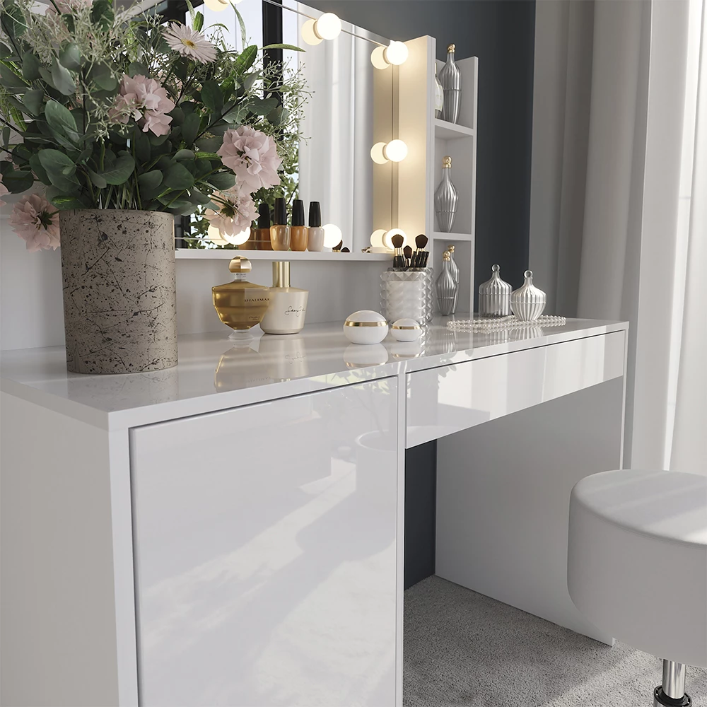 Nahaufnahme von Schminktisch in Weiß/Weiß Hochglanz, zeigt Textur/Details