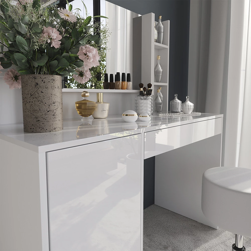 Nahaufnahme von Schminktisch in Weiß/Weiß Hochglanz, zeigt Textur/Details