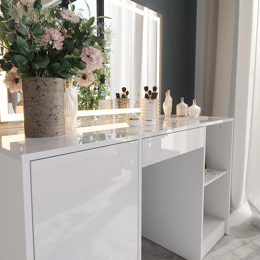 Gros plan de Coiffeuse en blanc/blanc brillant, montrant la texture/les détails