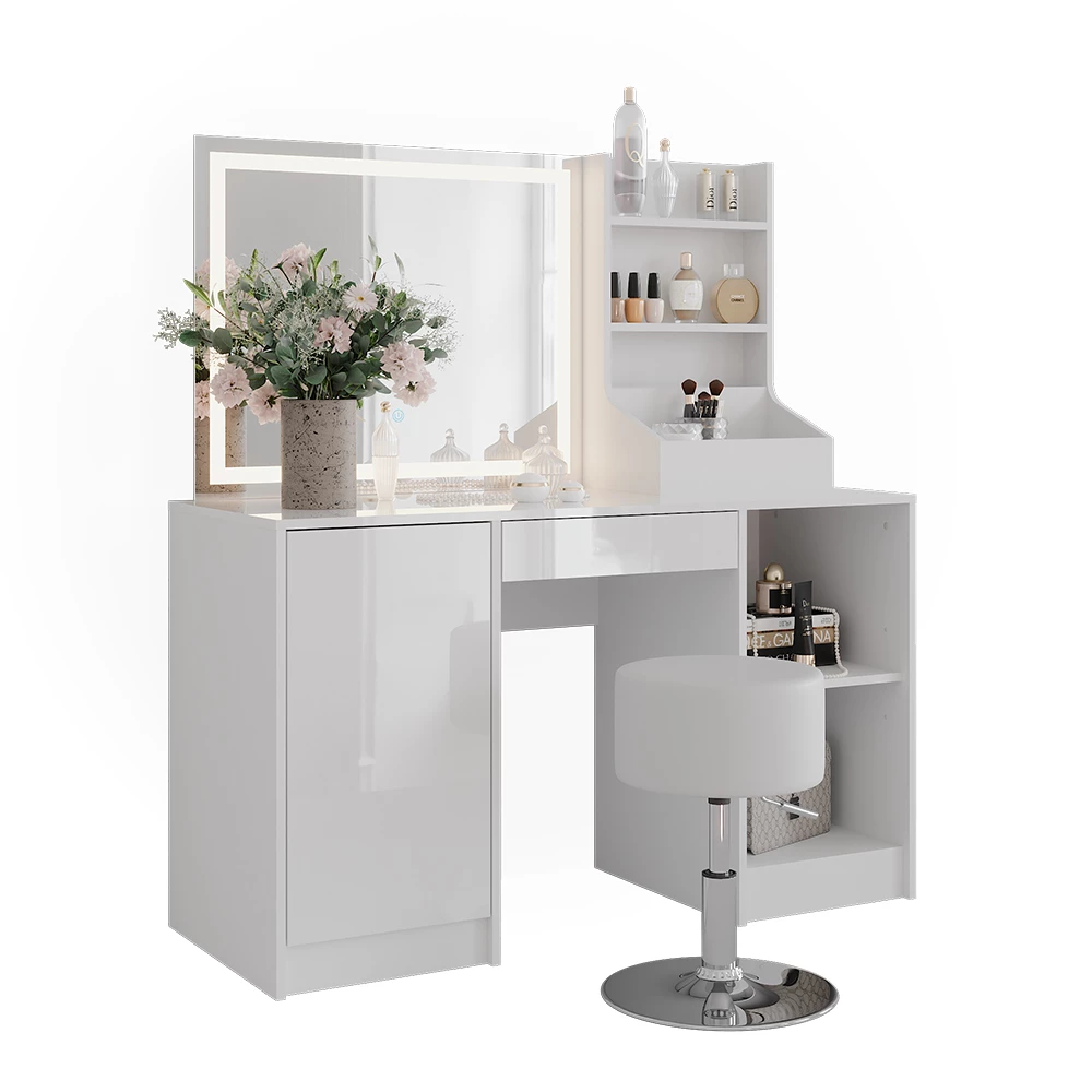 Makeupbord i farven Hvid/hvid højglans på hvid baggrund med dekorative elementer