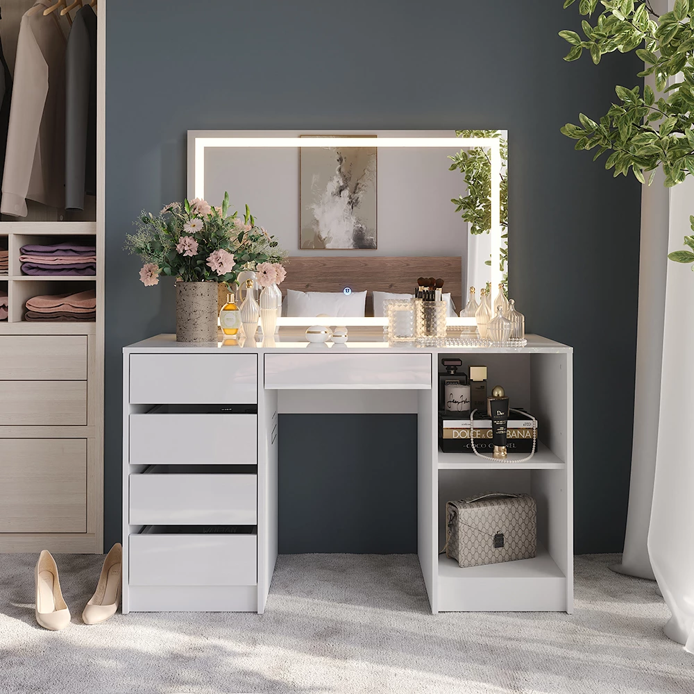 Coiffeuse en blanc/blanc brillant, présenté dans un décor ambiant avec décoration