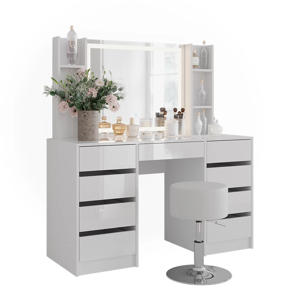 Makeupbord i farven Hvid/hvid højglans på hvid baggrund med dekorative elementer