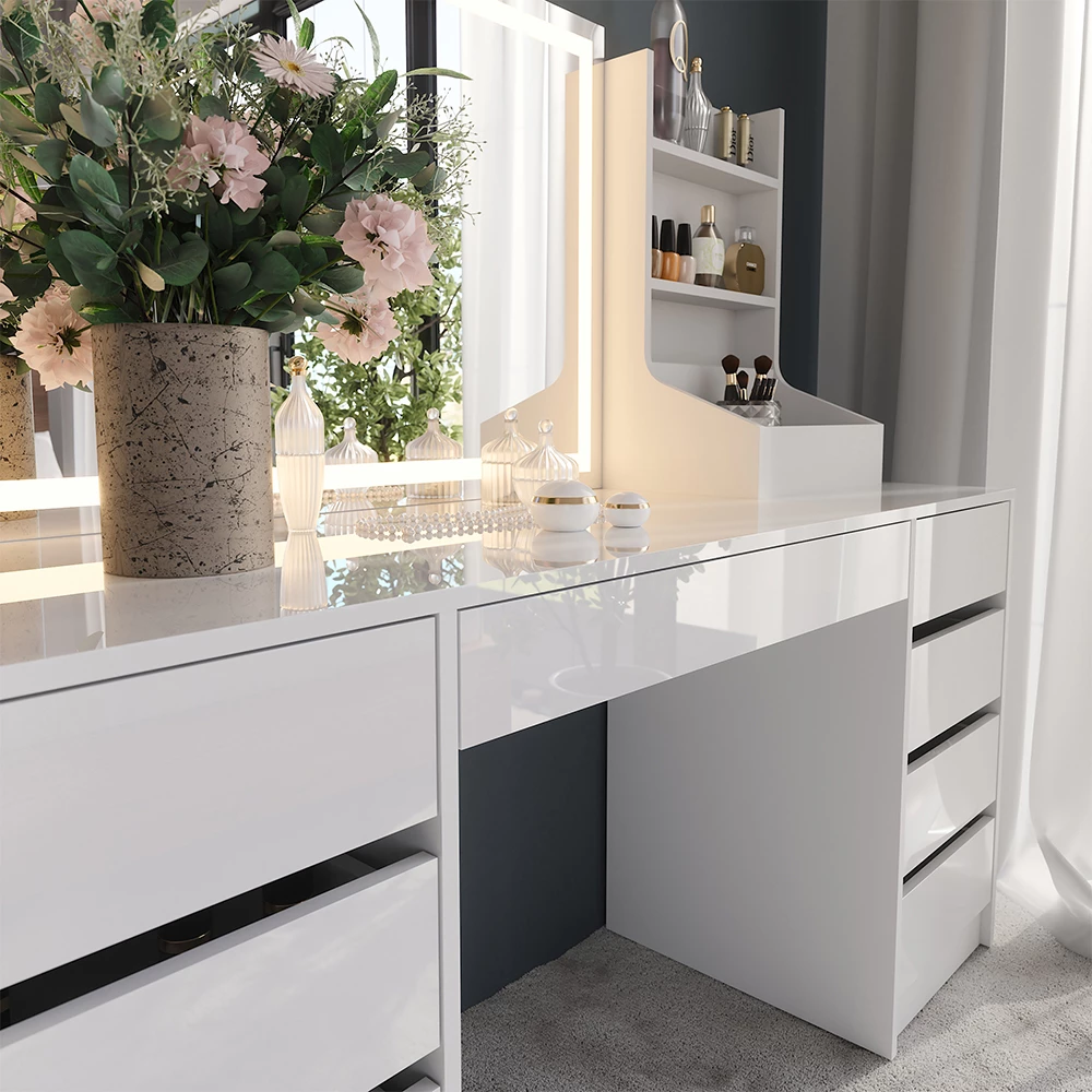 Nahaufnahme von Schminktisch in Weiß/Weiß Hochglanz, zeigt Textur/Details