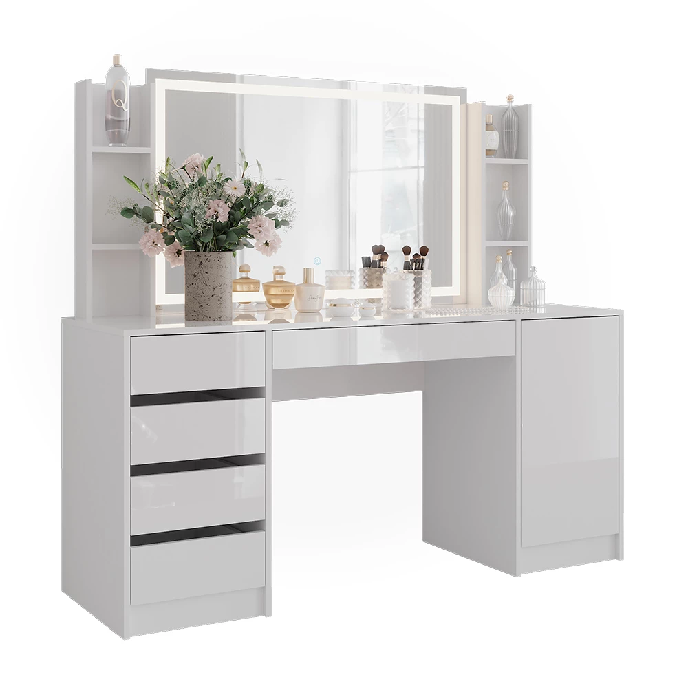 Schminktisch in Weiß/Weiß Hochglanz auf weißem Hintergrund mit dekorativen Elementen