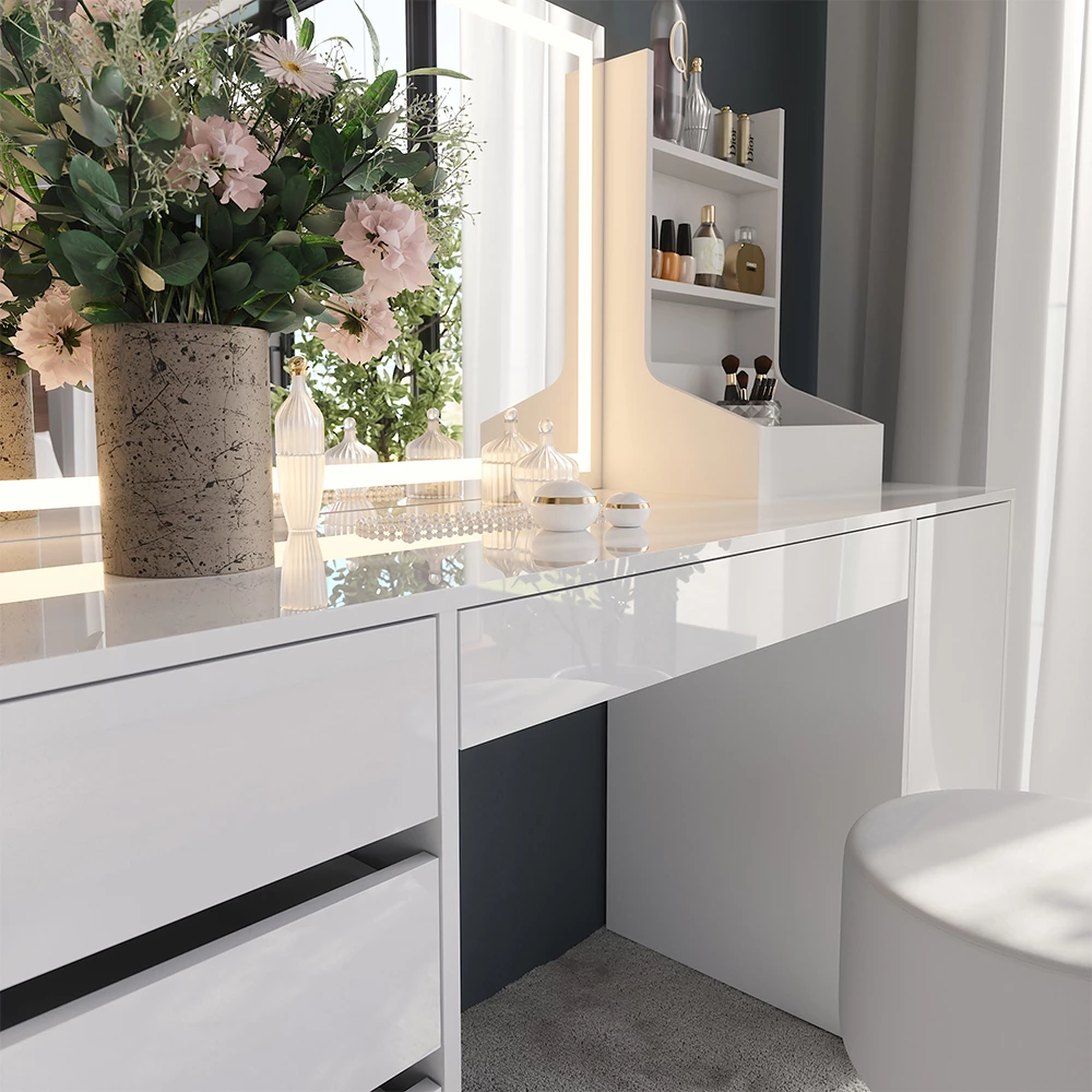 Gros plan de Coiffeuse en blanc/blanc brillant, montrant la texture/les détails