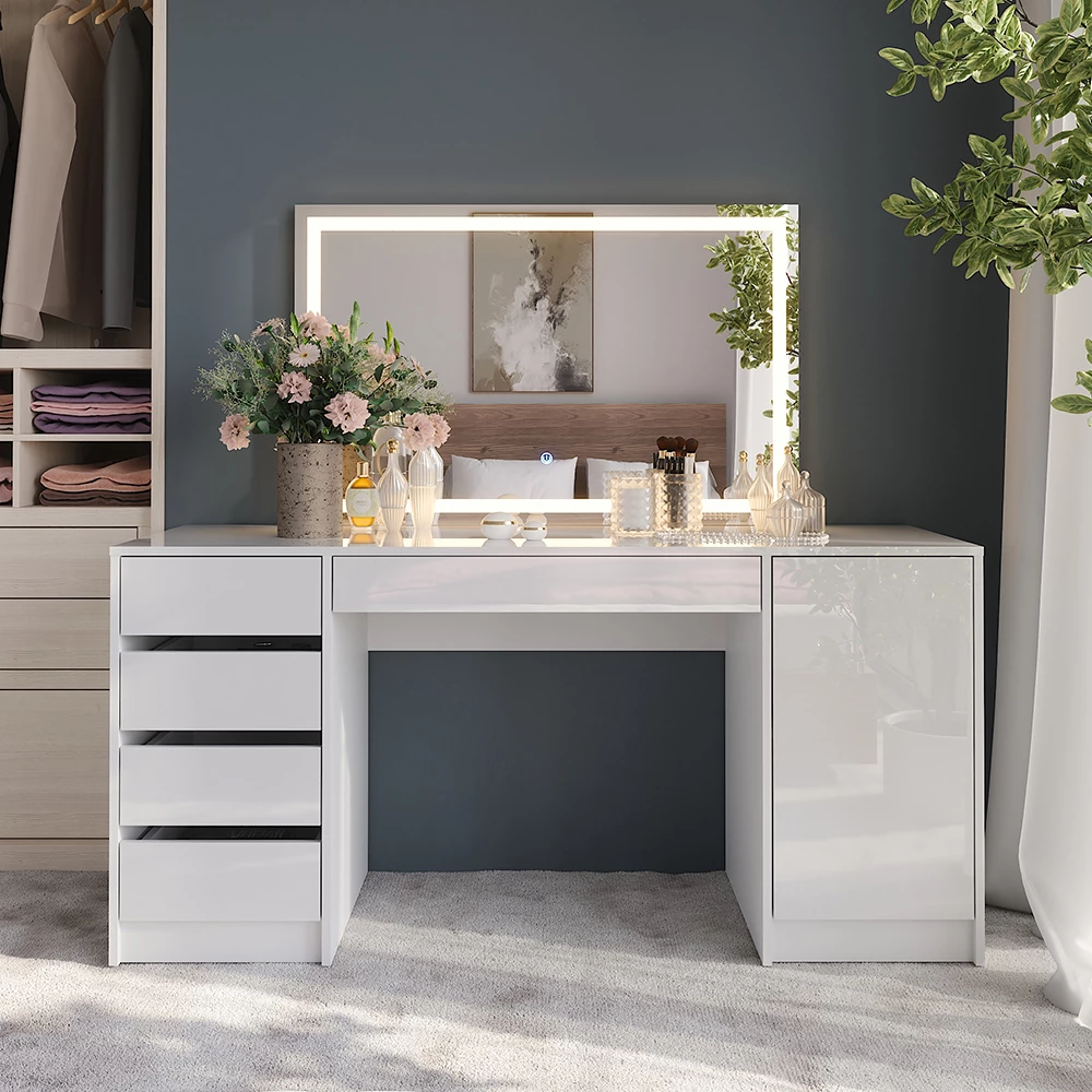 Schminktisch in Weiß/Weiß Hochglanz, dargestellt im Ambiente mit Dekoration