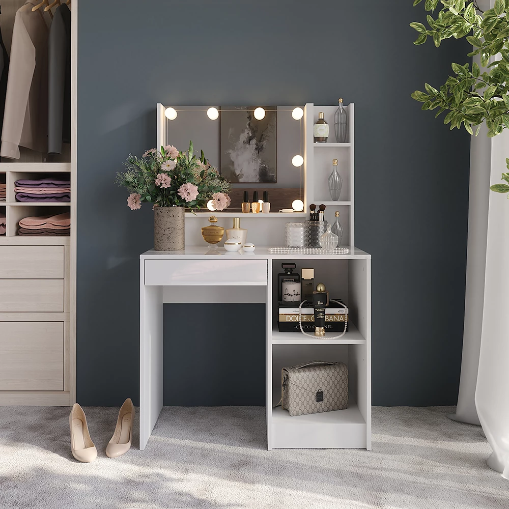 Schminktisch in Weiß/Weiß Hochglanz, dargestellt im Ambiente mit Dekoration