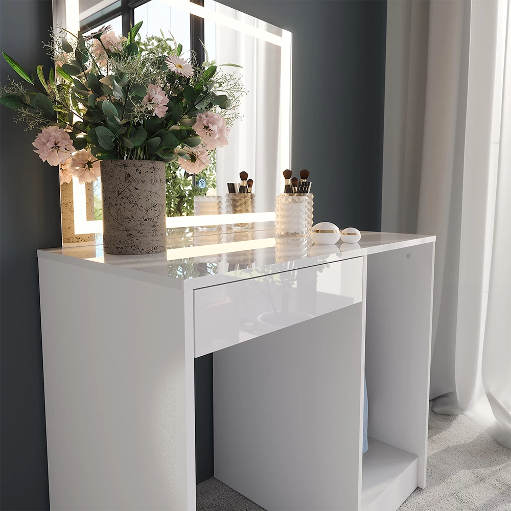 Nahaufnahme von Schminktisch in Weiß/Weiß Hochglanz, zeigt Textur/Details