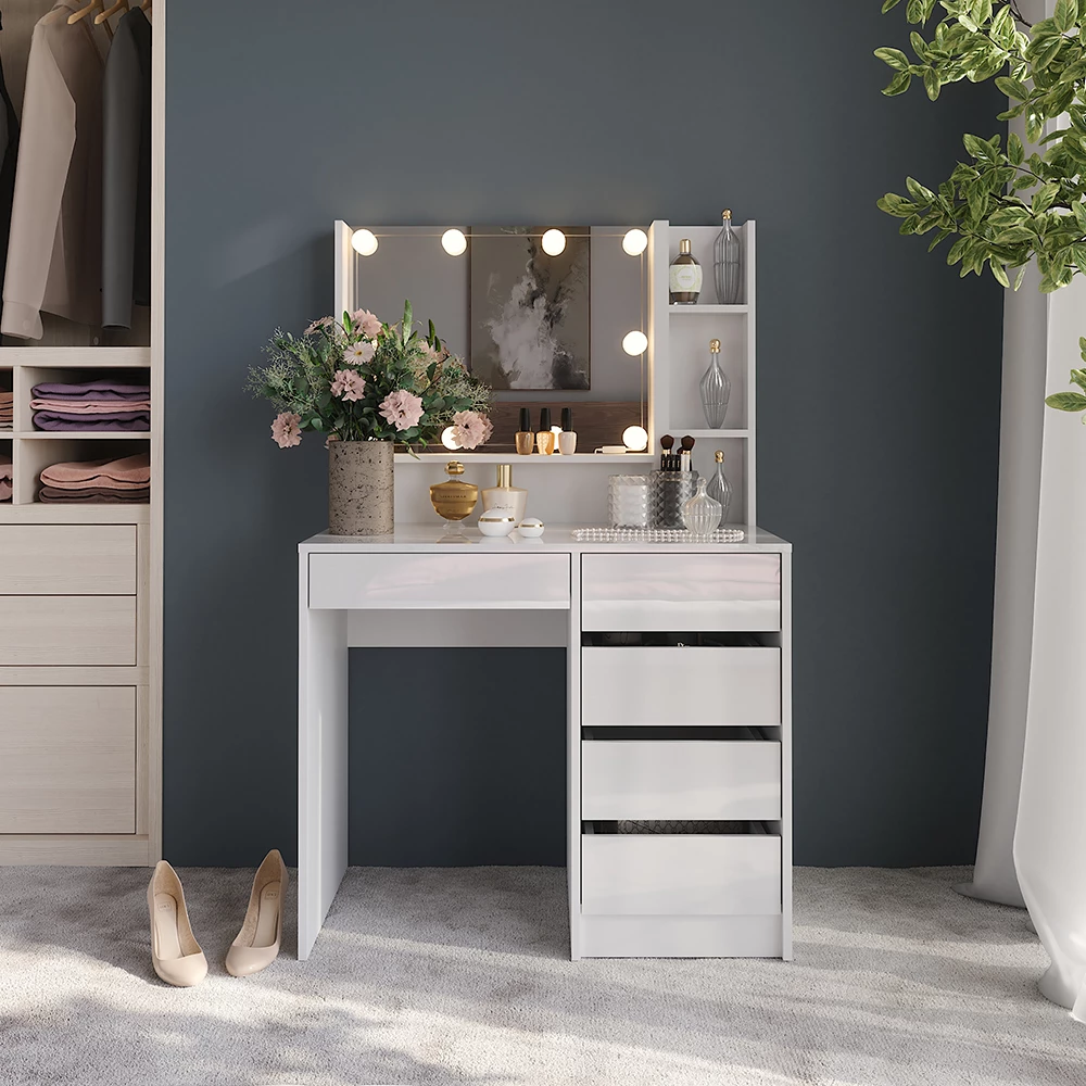 Kaptafel met licht in Wit/wit hoogglans, getoond in een sfeervolle omgeving met decoratie