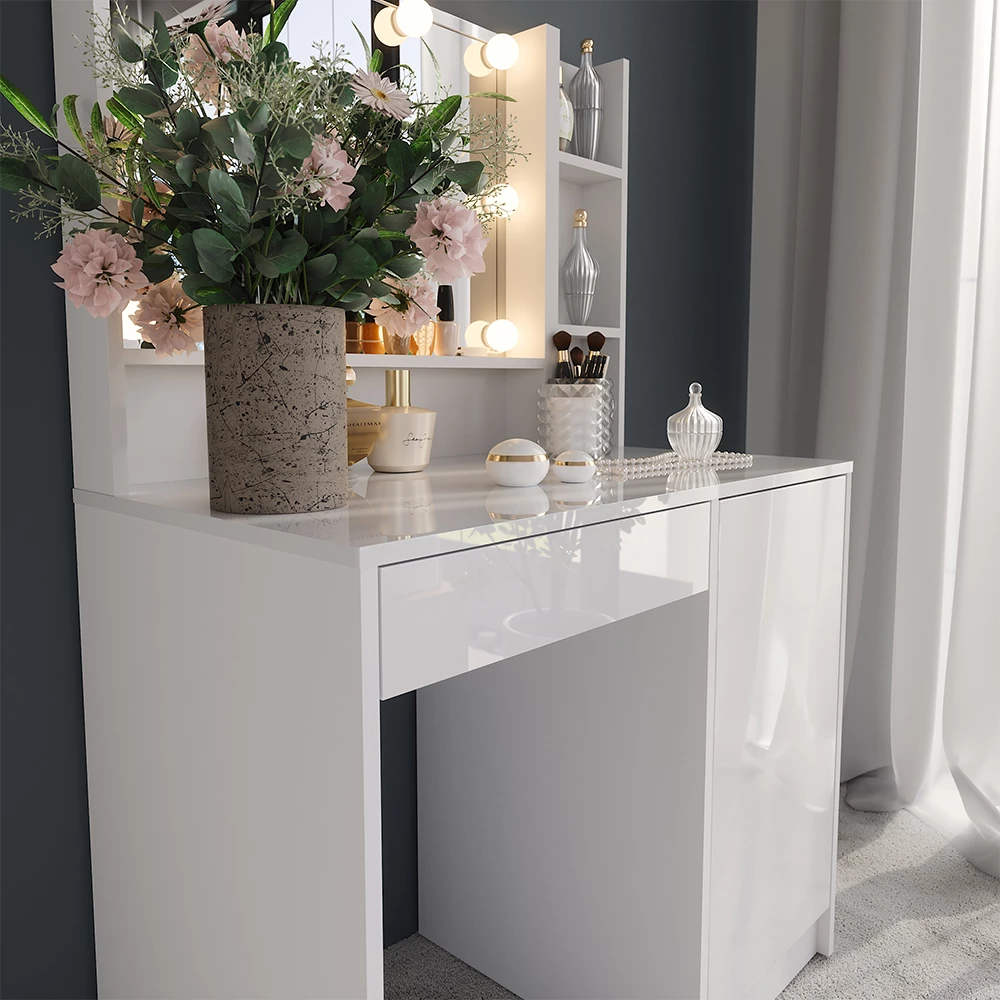 Gros plan de Coiffeuse en blanc/blanc brillant, montrant la texture/les détails