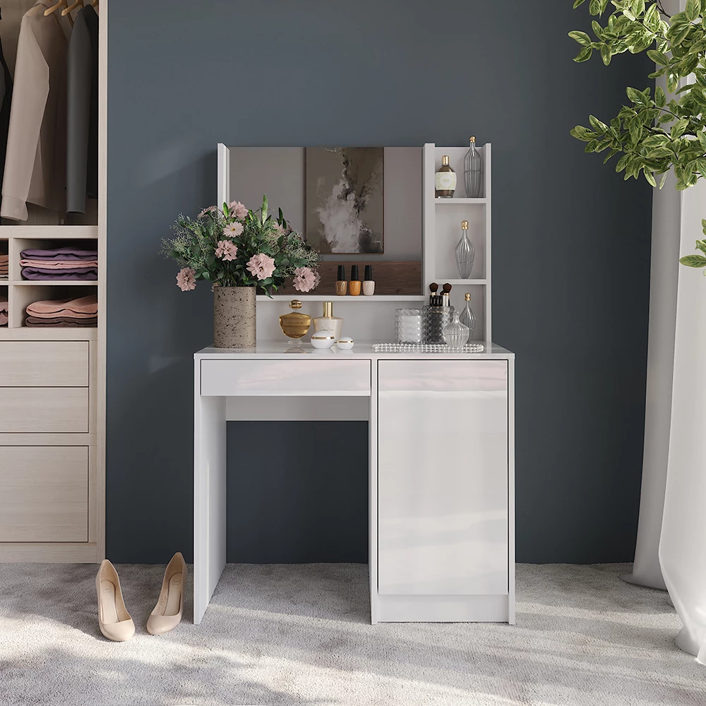 Schminktisch in Weiß/Weiß Hochglanz, dargestellt im Ambiente mit Dekoration