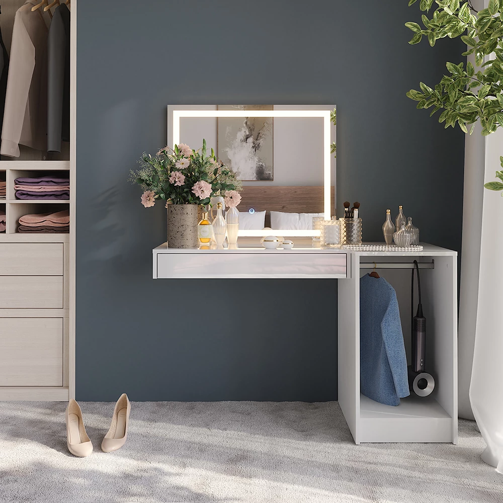 Makeupbord i farven Hvid/hvid højglans, vist i et miljø med dekoration