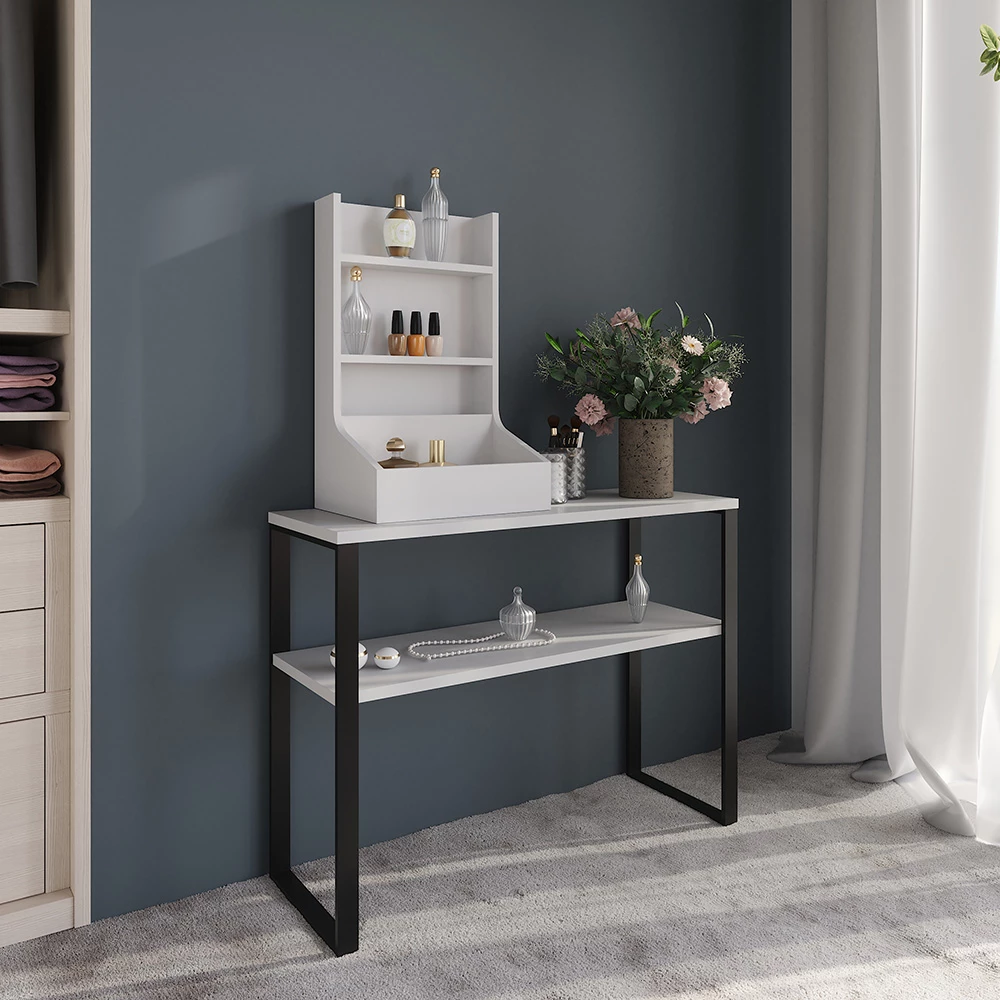 Nahaufnahme von Anstellschrank in Weiß, zeigt Design- und Oberflächendetails