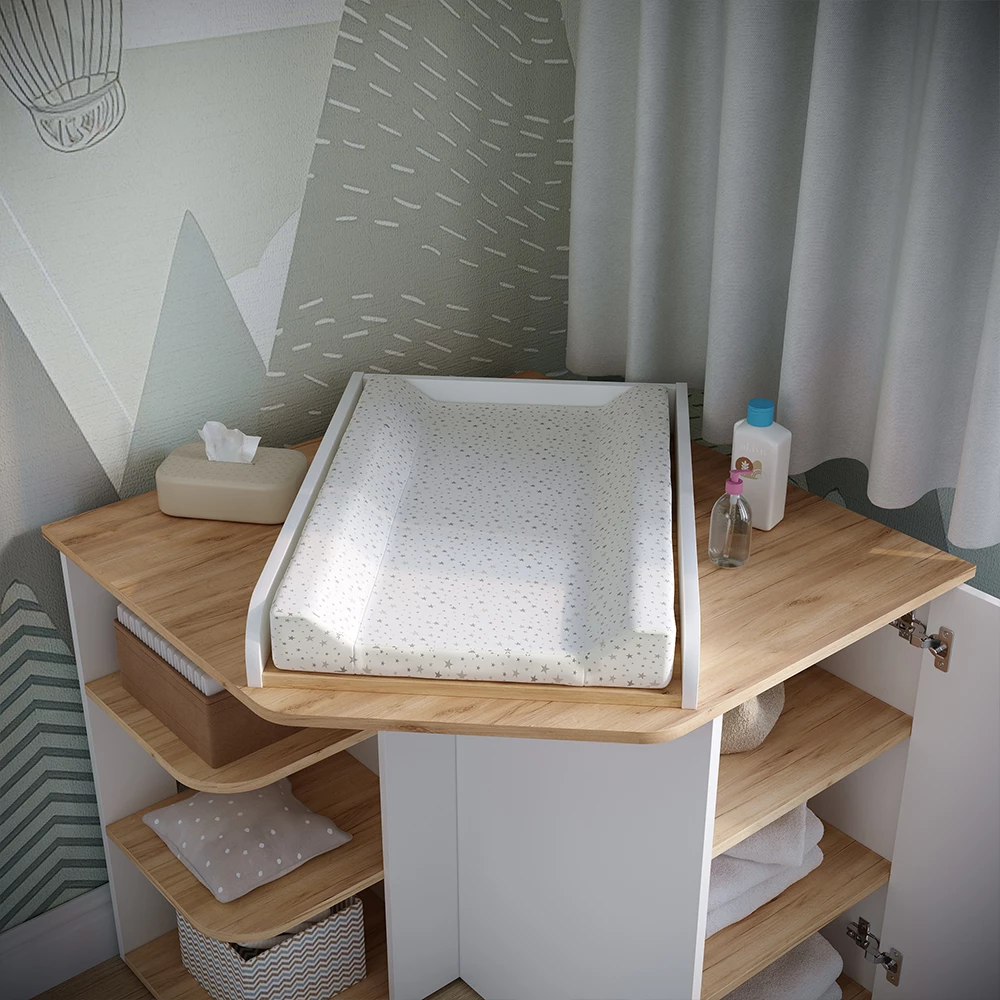 Primo piano di Fasciatoio in Rovere bianco/dorato, mostrando texture/dettagli