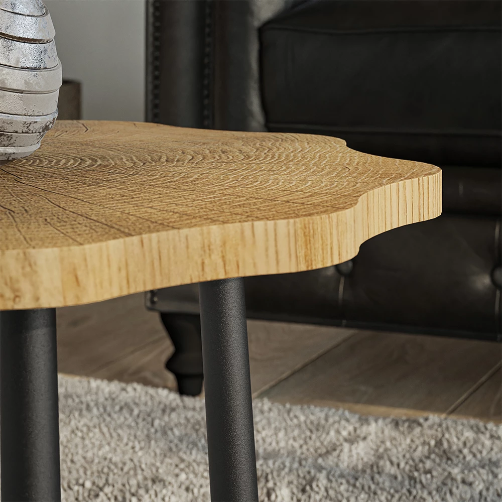 Nahaufnahme von Couchtisch in Eiche, zeigt Textur/Details