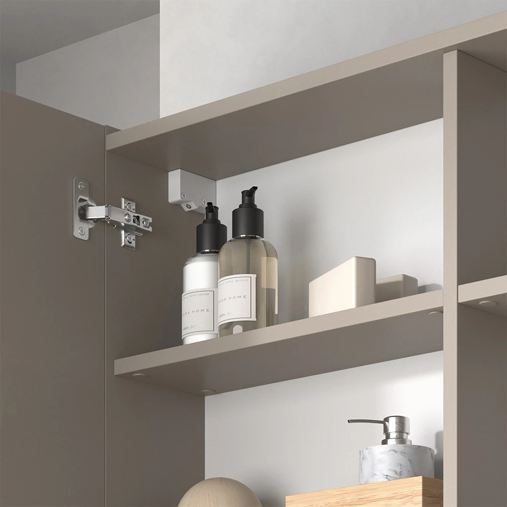 Nahaufnahme von Badspiegelschrank in Cashmere, zeigt Textur/Details