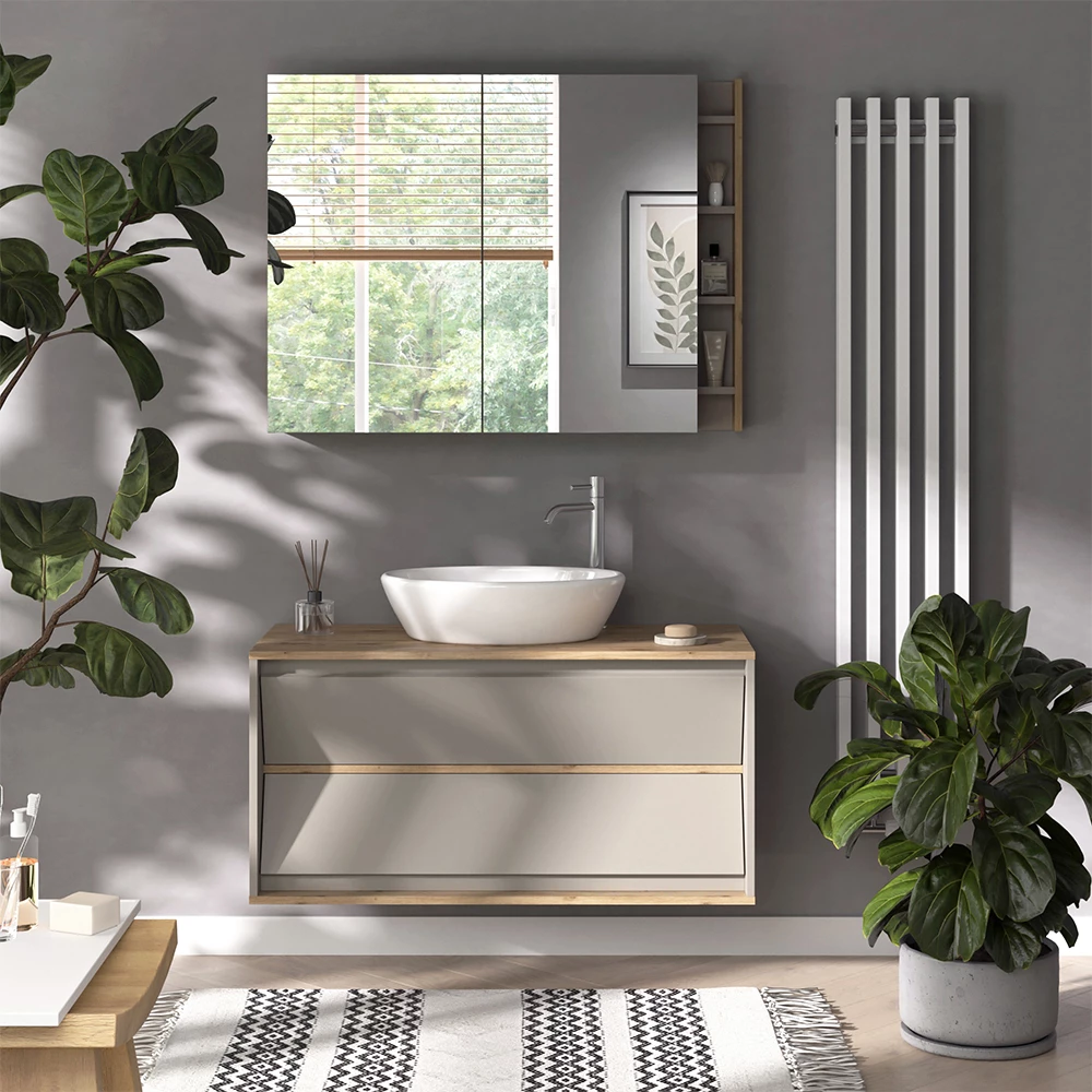 Badmöbel-Set in Cashmere, dargestellt im Ambiente mit Dekoration