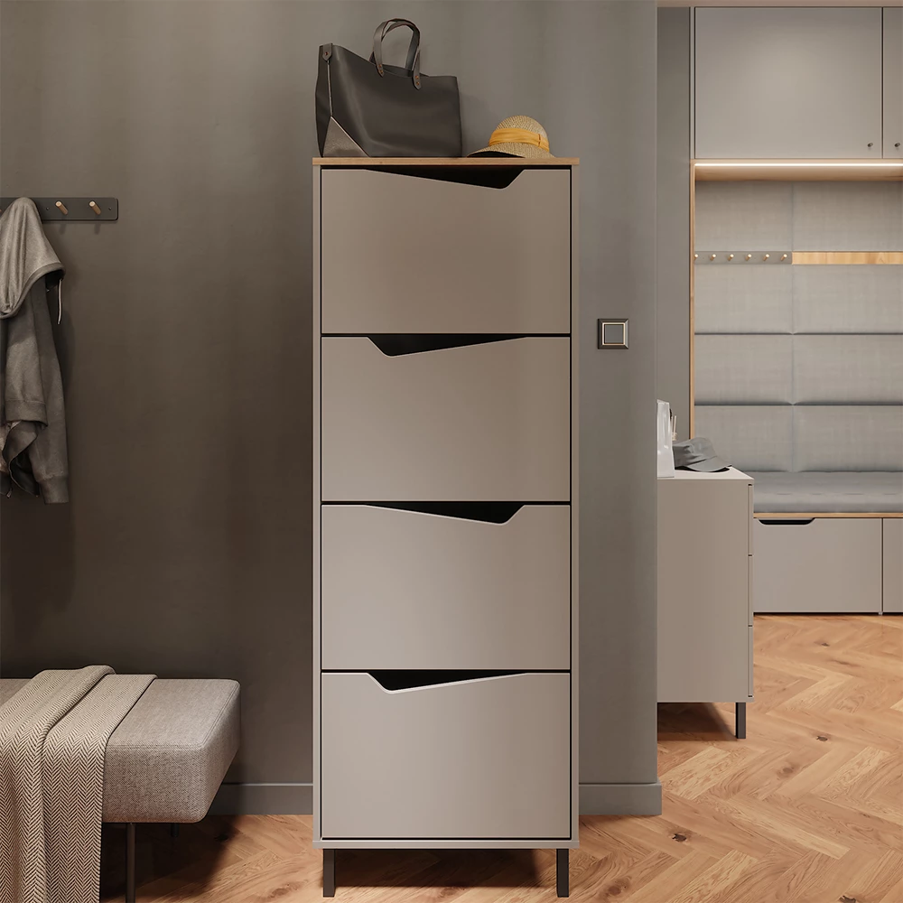 Skotipper i farven Greige/Artisan eg, vist i et miljø med dekoration