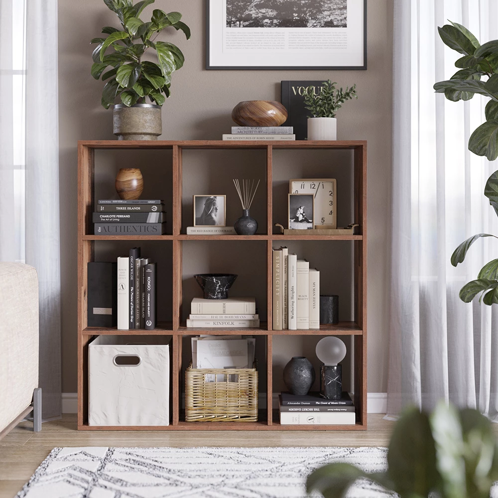 Nahaufnahme von Raumteiler in Antikholz, zeigt Design- und Oberflächendetails