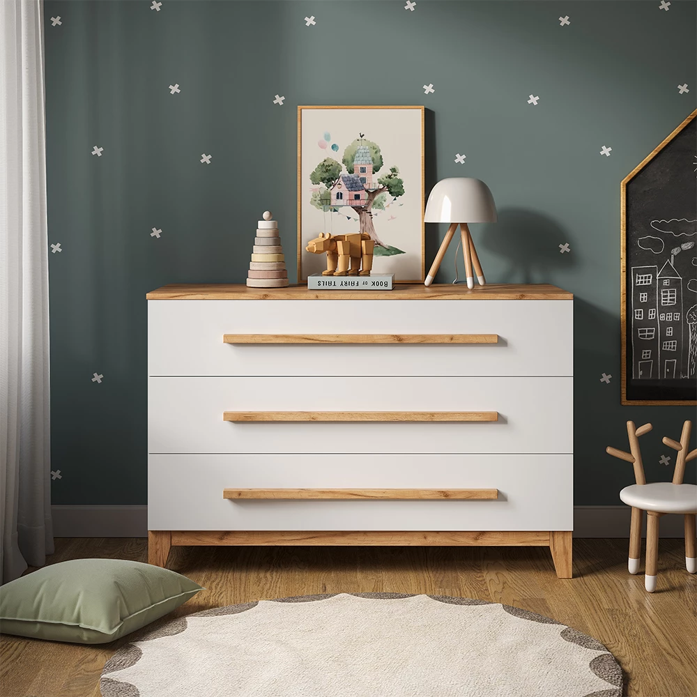 Nahaufnahme von Wickelkommode in Weiß/Artisan, zeigt Design- und Oberflächendetails