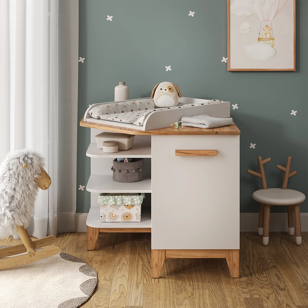 Nahaufnahme von Wickelkommode in Weiß/Artisan, zeigt Textur/Details